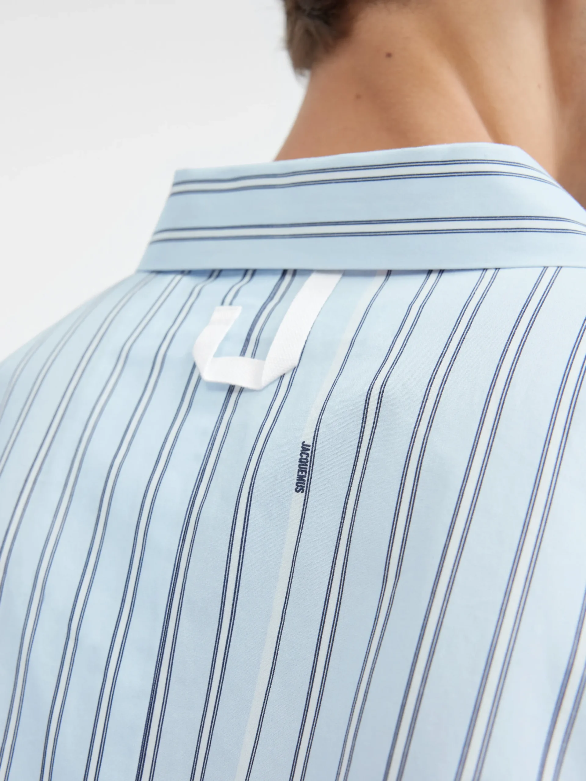 La chemise manches courtes