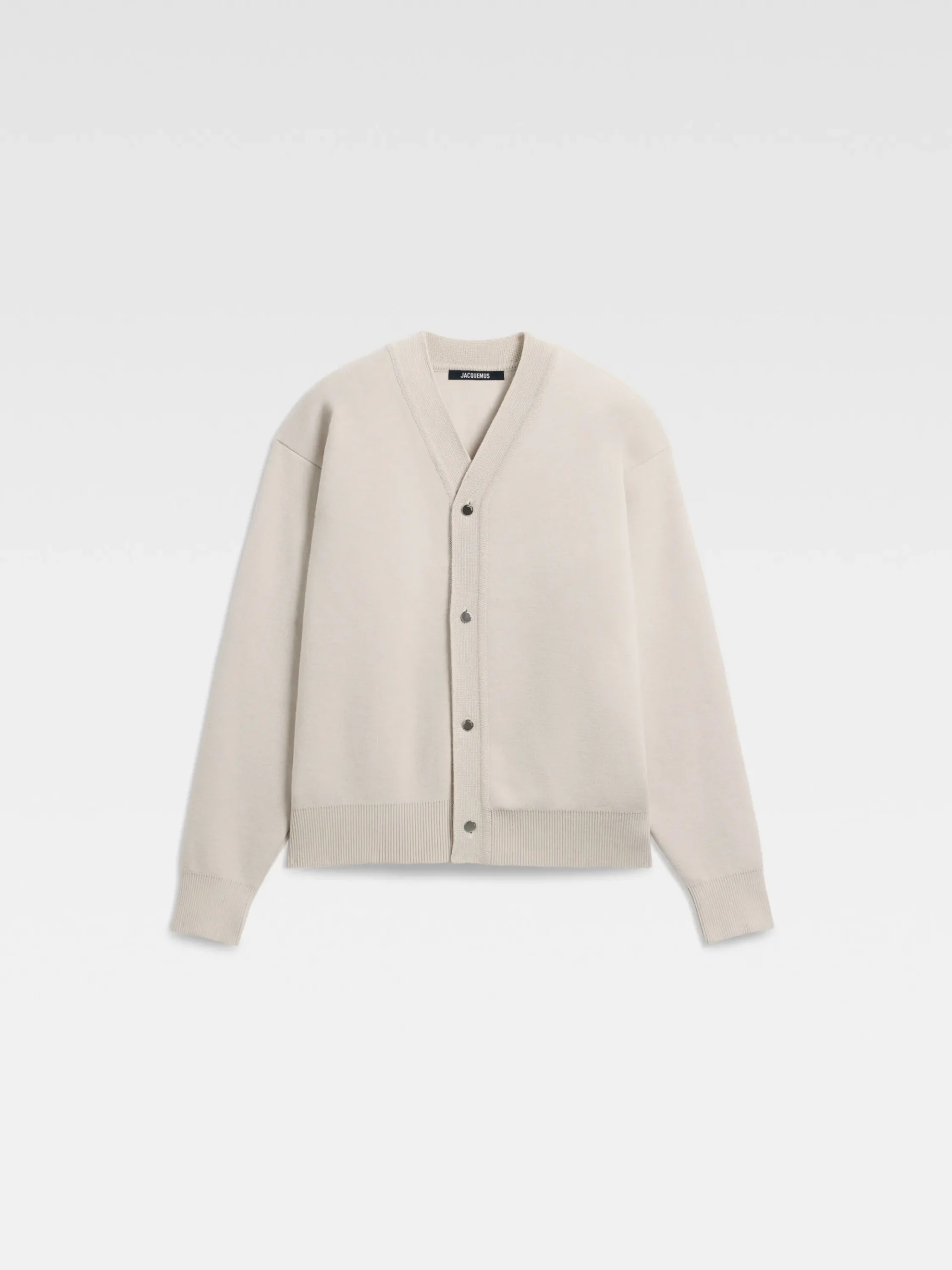 Le cardigan boutonné