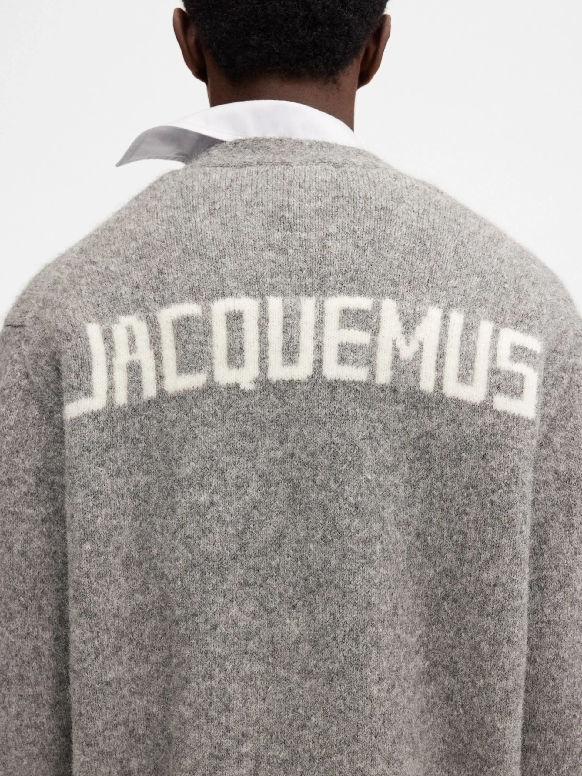 Le cardigan Jacquemus