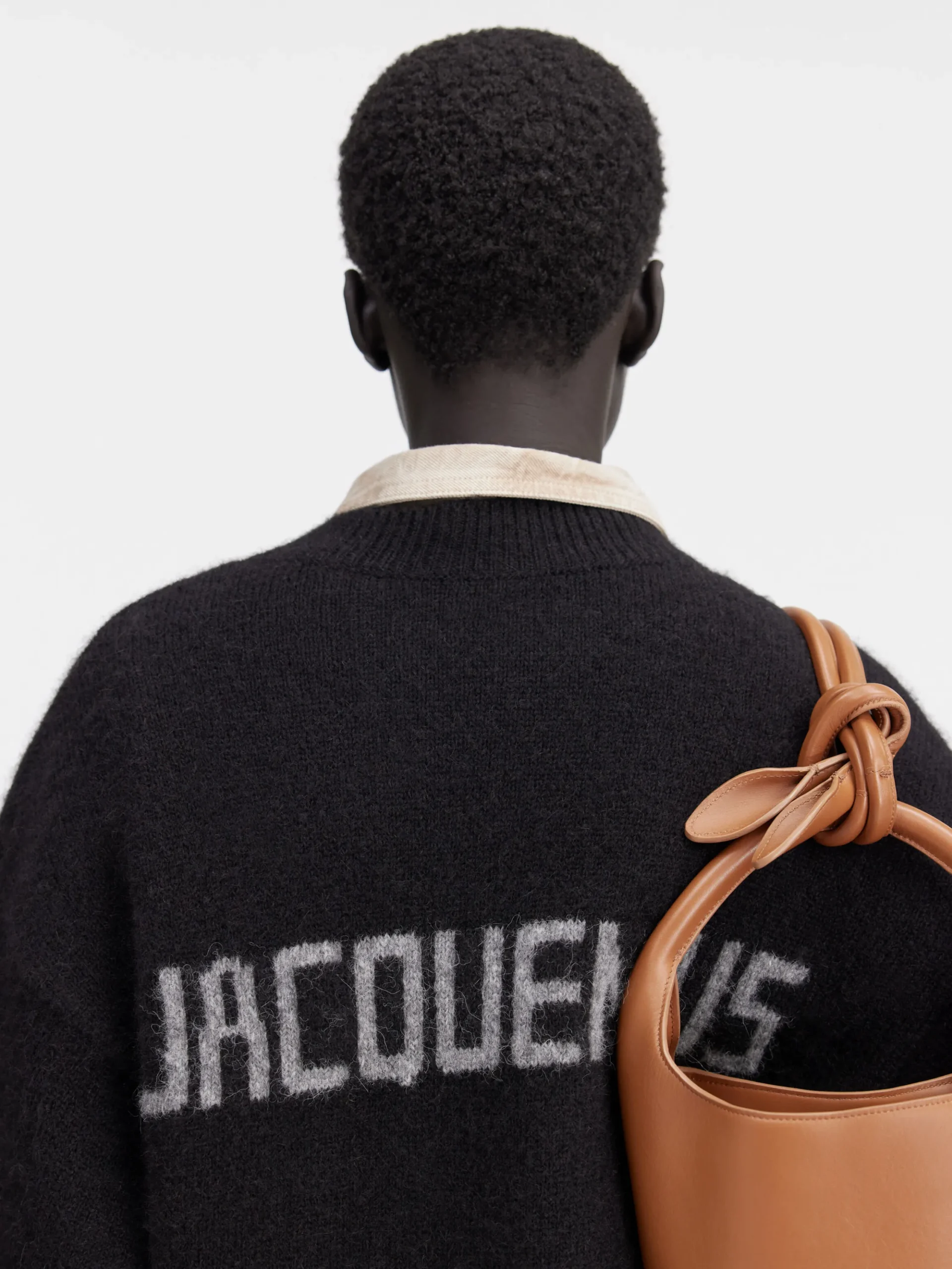 Le pull Jacquemus