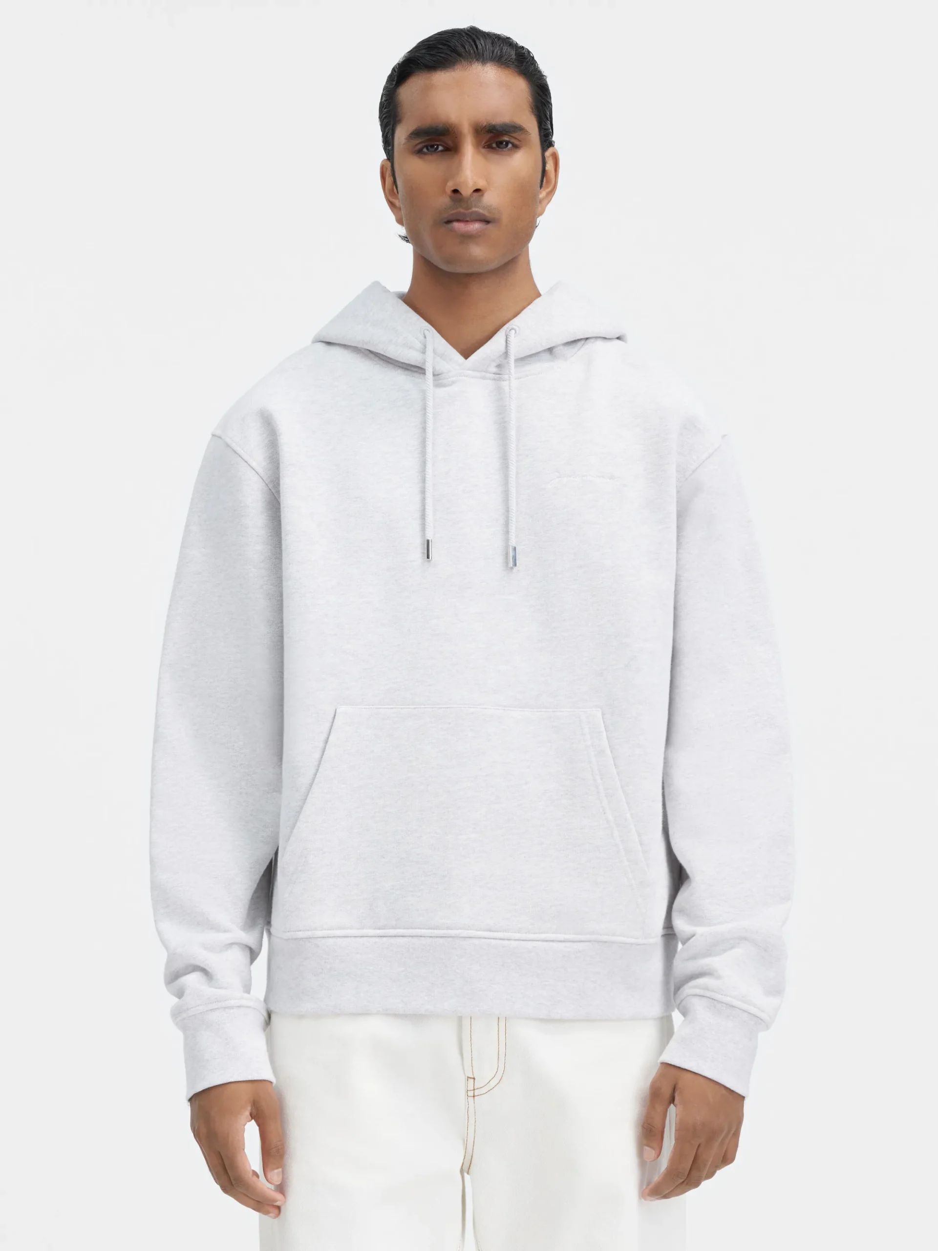 Le sweatshirt brodé