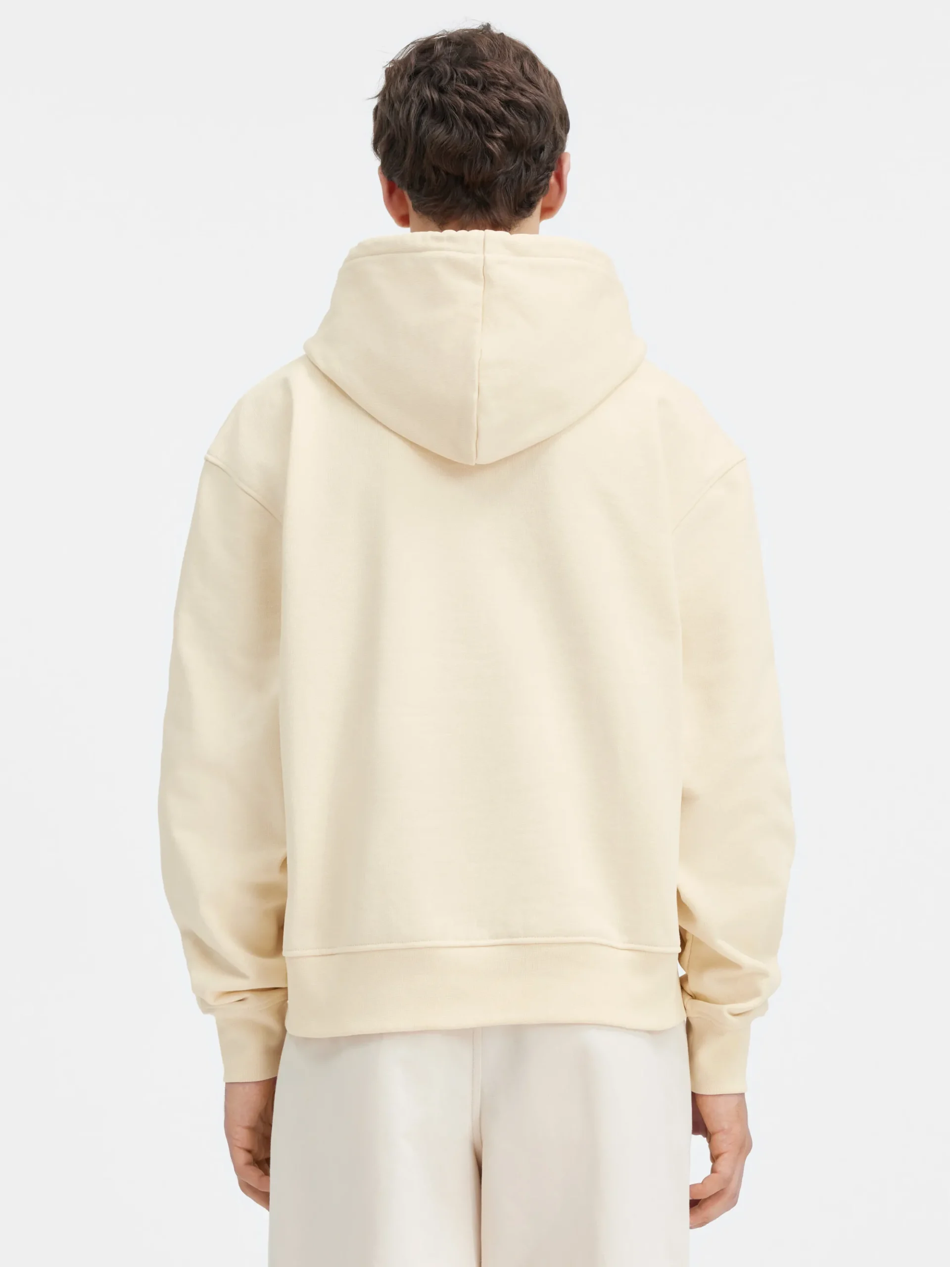 Le sweatshirt brodé