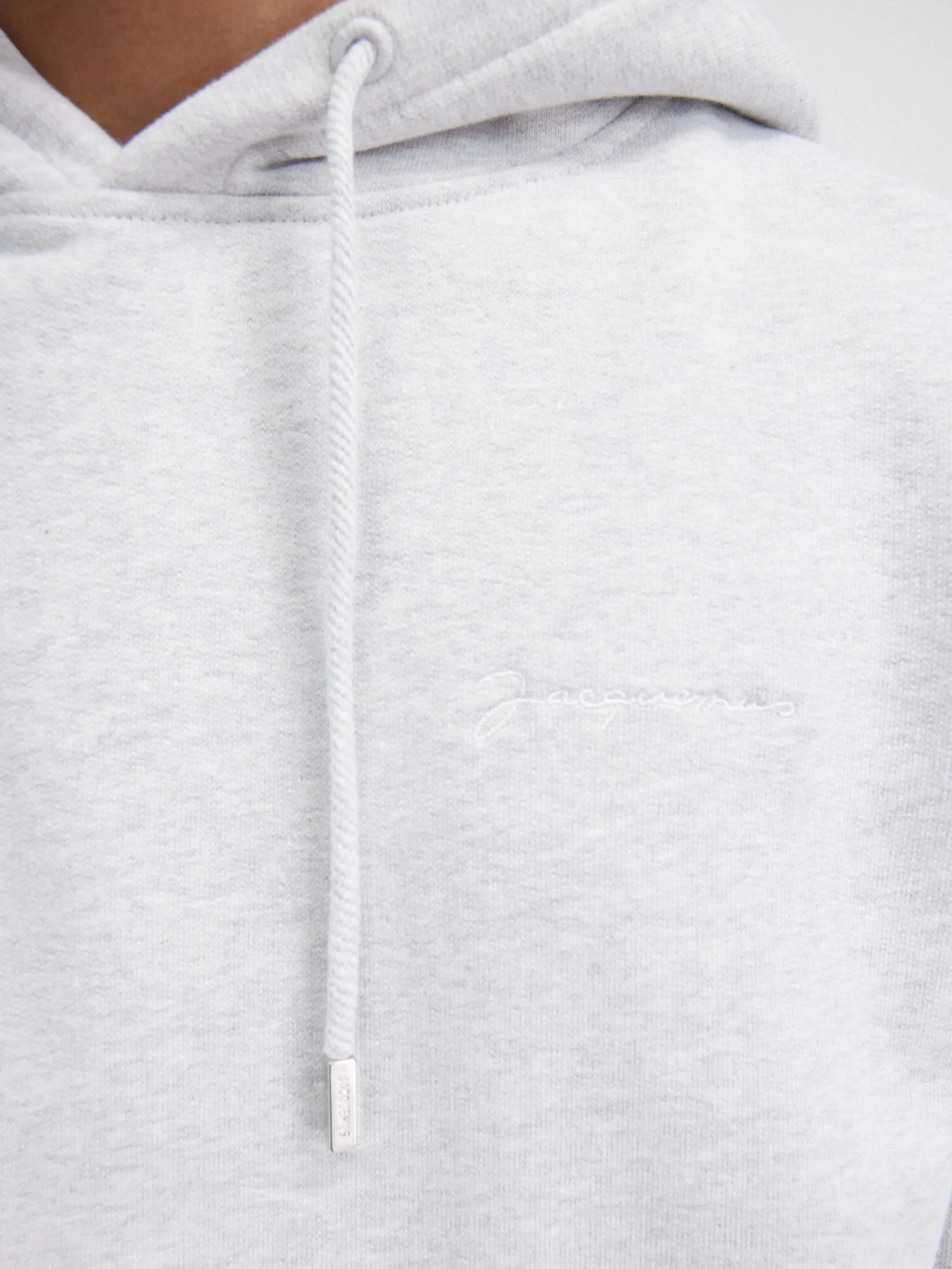 Le sweatshirt brodé