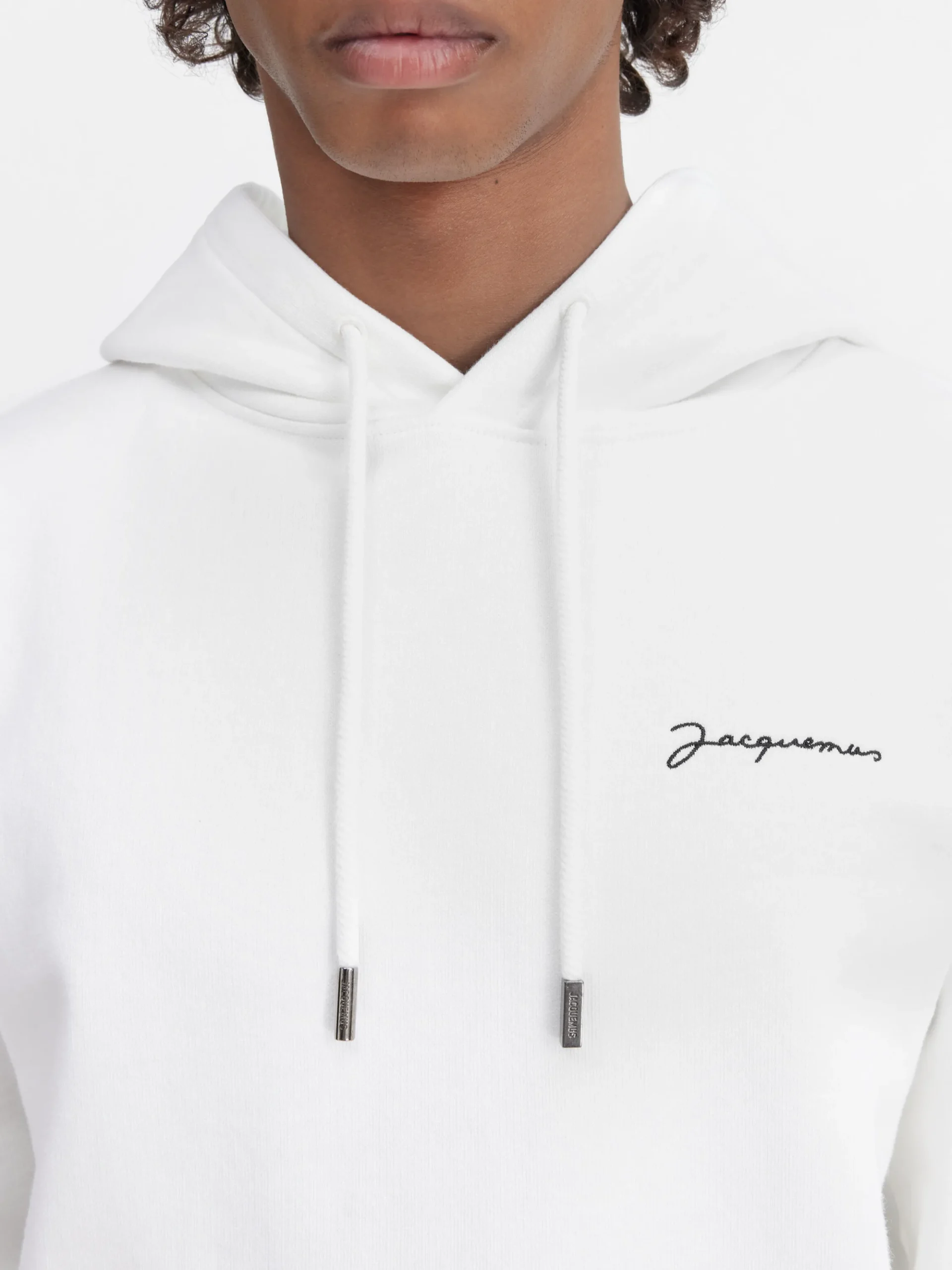 Le sweatshirt brodé