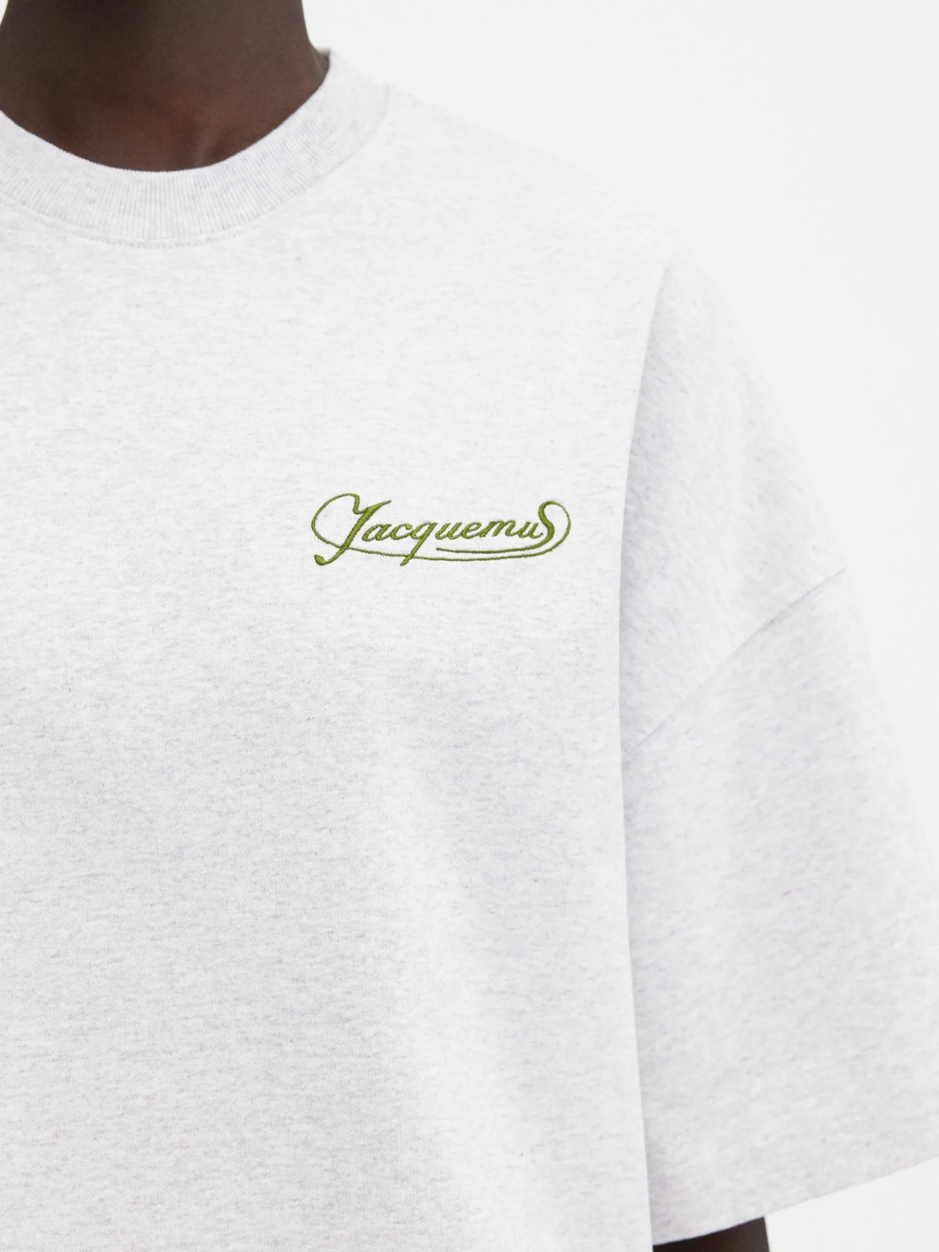 Le t-shirt Corto