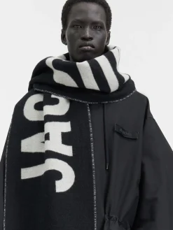 L'écharpe Jacquemus